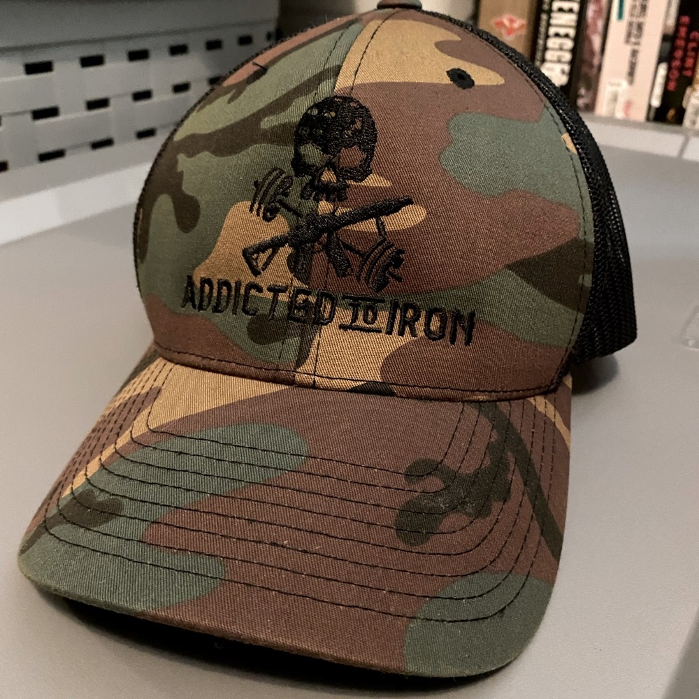 “ADDICTED TO IRON” SnapBack Cap
